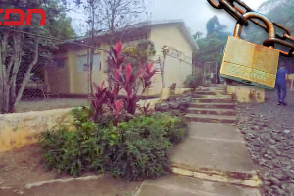 La directora del Centro educativo Los Valerio pide a las autoridades intervenir en el hecho. Foto CDN Digital
