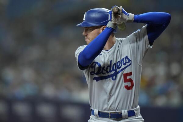 Luego que Shohei Ohtani se ponchó tirándole, Freeman bateó un leñazo por todo el prado derecho para llegar a seis vuelacercas.