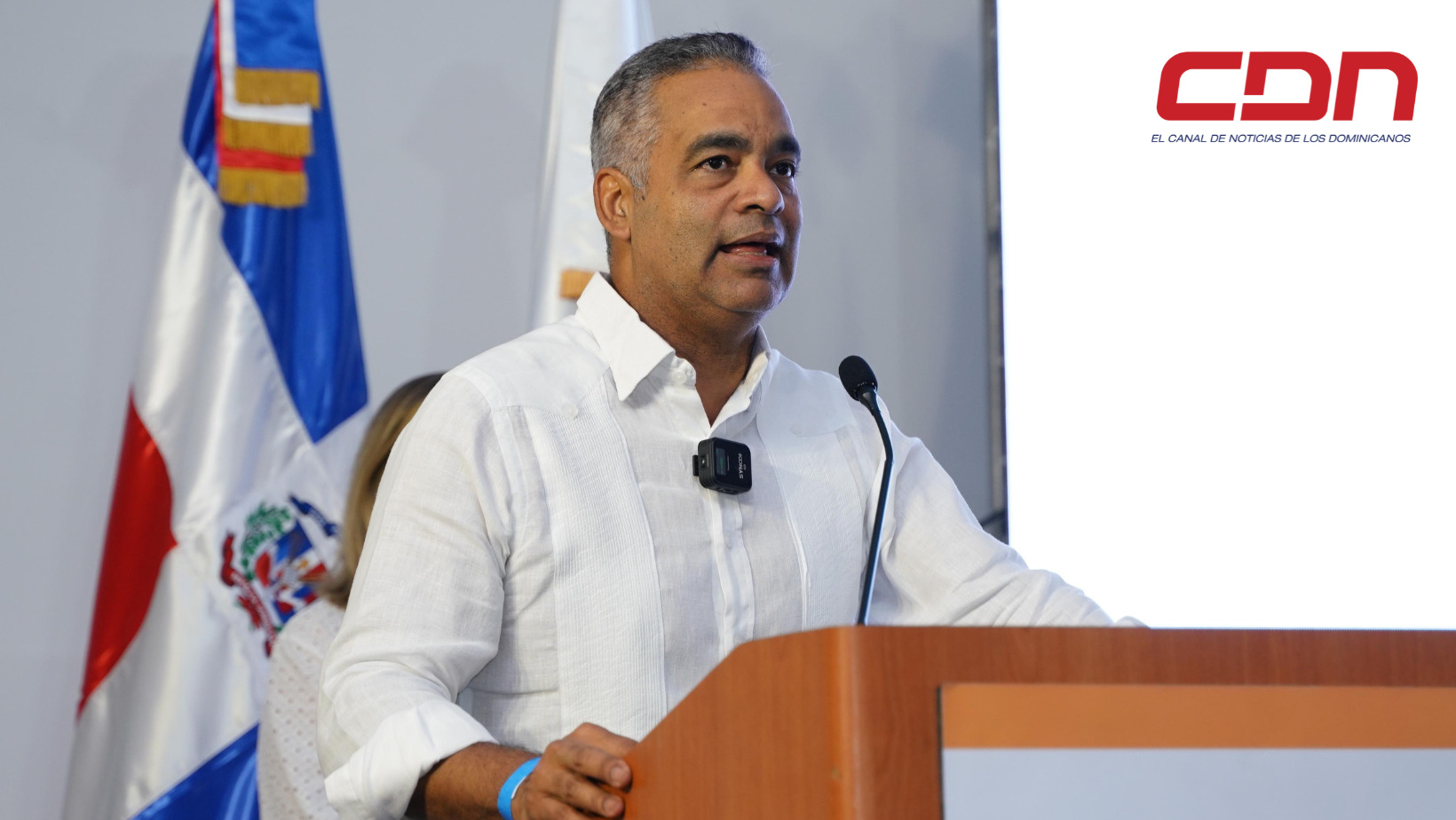 Joel Santos Echavarría durante el cierre de campaña del movimiento político Construir con Luis.