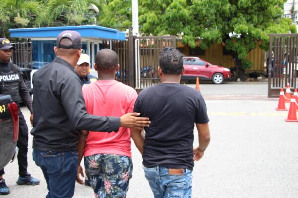 Dicrim detiene un hombre y un menor por posesión de sustancias ilícitas en Capotillo