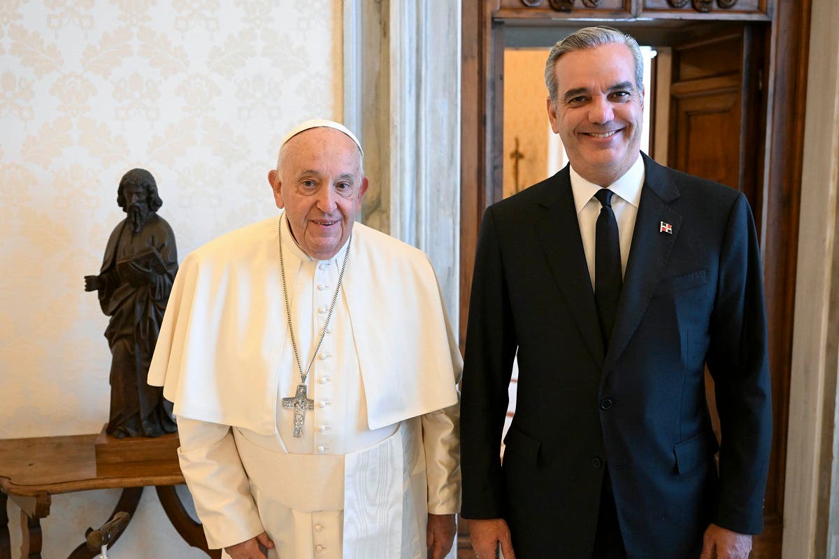 El presidente de la República Dominicana, Luis Abinader, expresó su lamento por la partida del papa Francisco en la mañana de este lunes.
