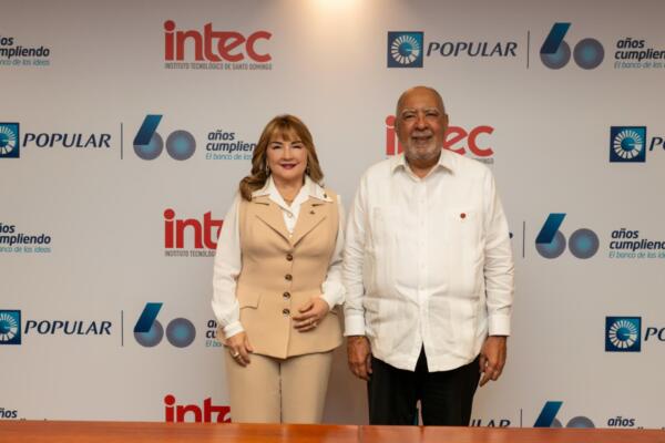 señora Antonia Antón de Hernández y Julio Sánchez Maríñez
Foto: fuente externa