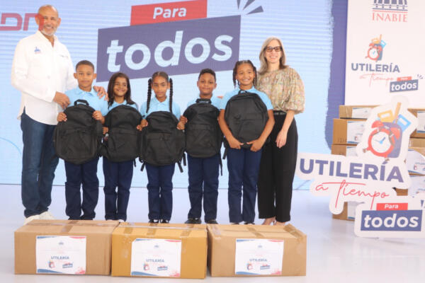 Inabie inicia distribución por primera vez, de más de 1.8 millones de kits escolares de cara al próximo año escolar. Foto: CDN Digital