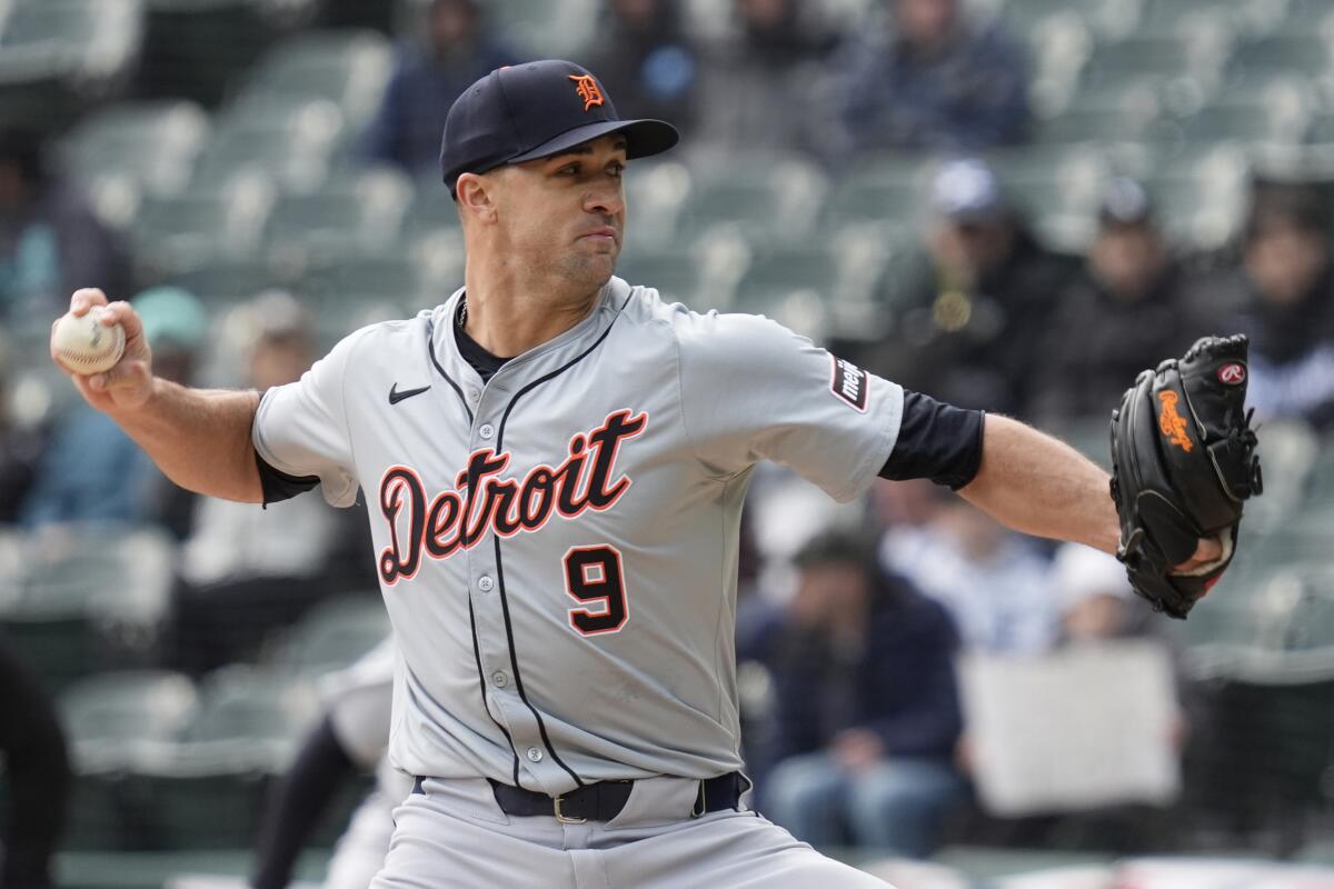 Jack Flaherty dominó a sus primeros siete oponentes en el partido ante los Cardenales; empata récord de la L.A