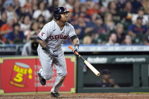 En un partido frente a Anaheim, José Ramírez recibió una base por bolas con las bases llenas, similar a Barry Bonds.