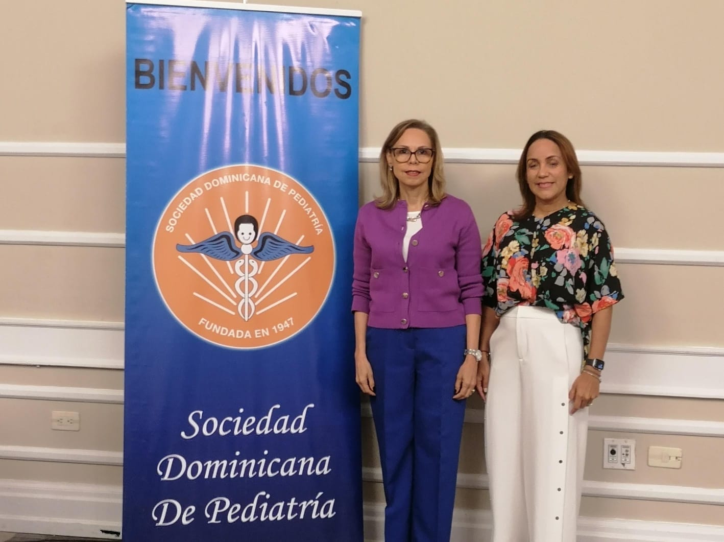 La pediatra infectóloga recalcó durante su ponencia la importancia y compromiso que tiene el pediatra de profundizar y evaluar en la medicación adecuada. Foto: Fuente externa