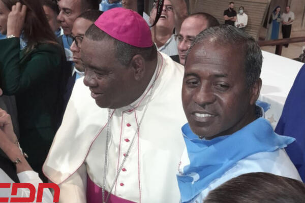 Rafael González reafirma compromiso con preservación de la vida durante encuentro con iglesia católica
