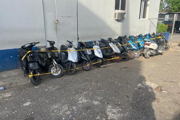 Retienen 19 motocicletas y detienen 11 personas realizando carreras clandestinas en SPM