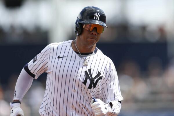 Soto indicó el jueves que dio permiso para sostener conversaciones encaminadas a la firma de un acuerdo a largo plazo durante la temporada si los Yankees quieren hablar con su agente Scott Boras.