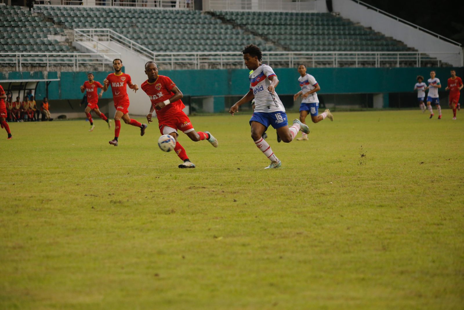 Atlético Vega Real remonta y gana en San Cristóbal