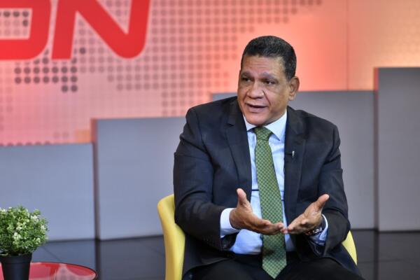 Rubén Maldonado,  diputado y coordinador Nacional de la campaña del Partido Fuerza del Pueblo. (Foto: Danny Polanco)