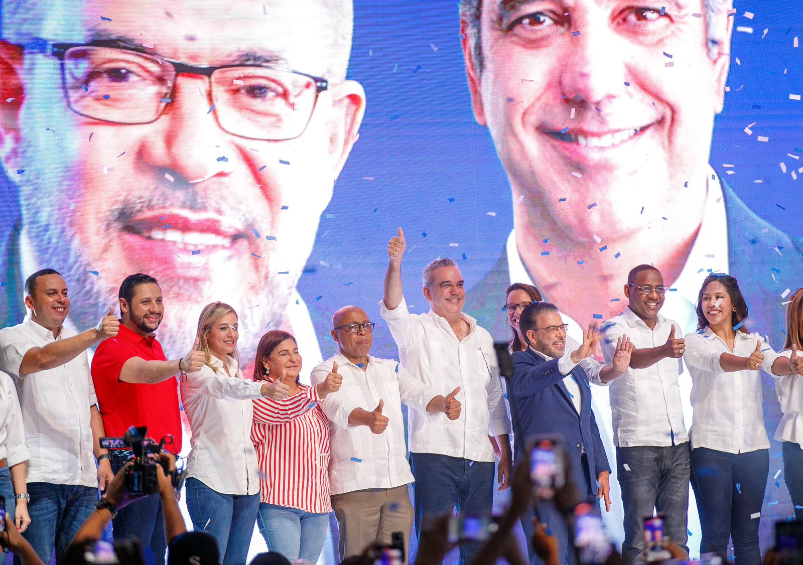 Luis Abinader durante el cierre de campaña de Guillermo Moreno
