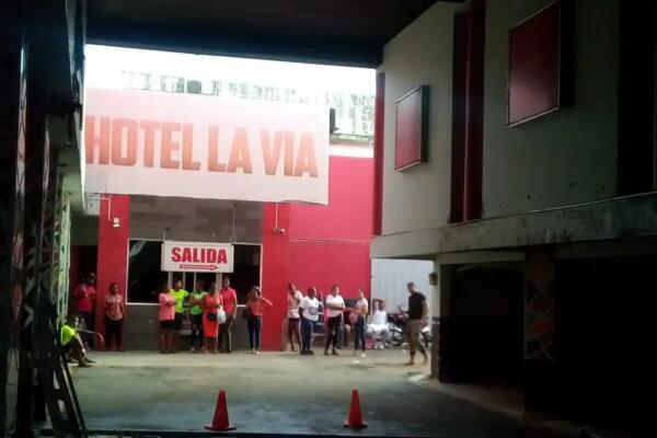 Las cuatro personas murieron tras un incendio registrado en un hotel ubicado en la avenida Las Américas. Foto: Fuente externa 