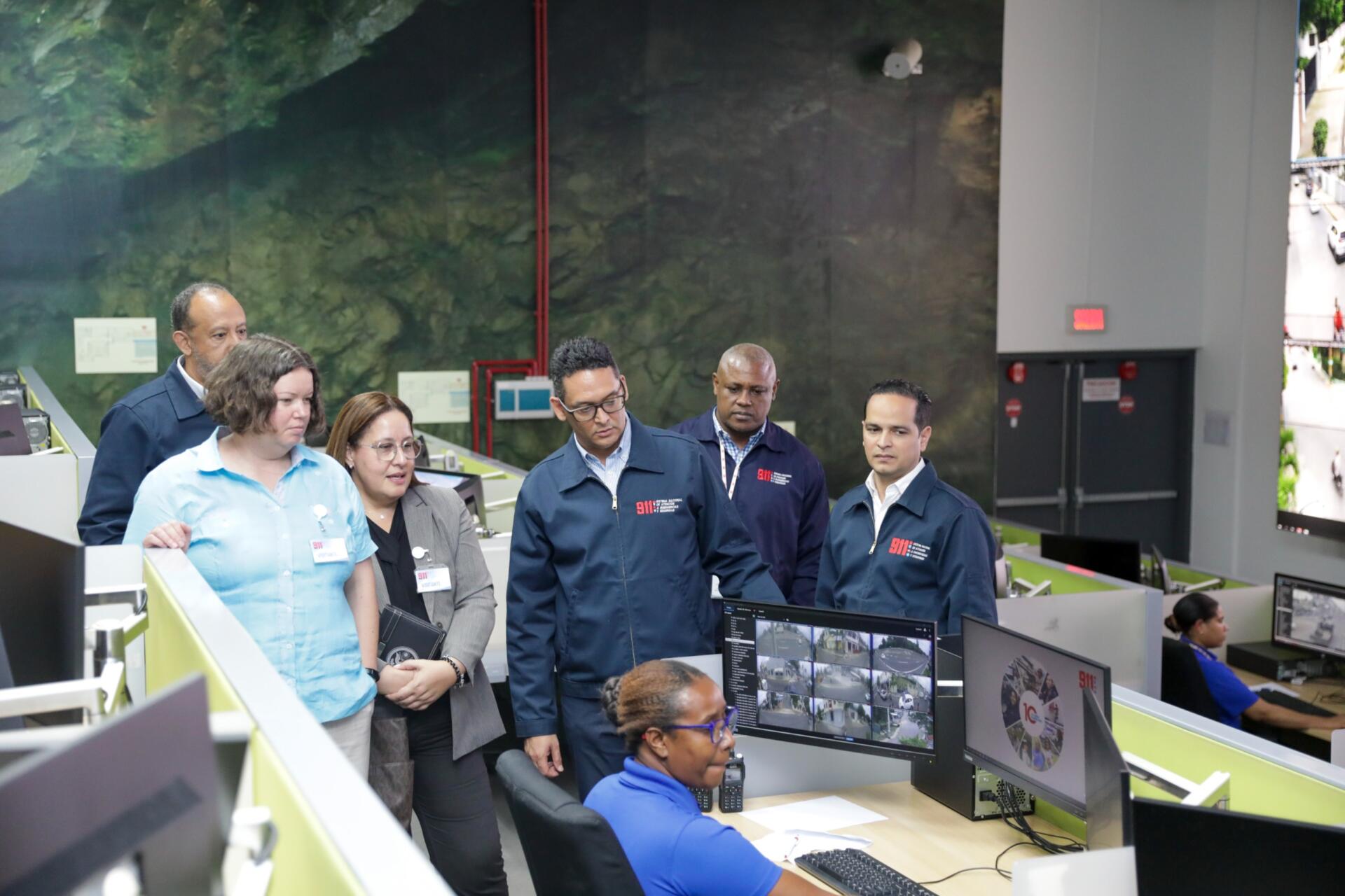 Funcionarios de EEUU conocen nueva tecnología del 911 (fuente externa)