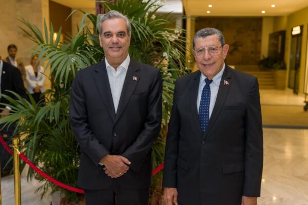 El presidente Luis Abinader y su homólogo, Marcelo Rebelo de Sousa. (Foto: fuente externa)