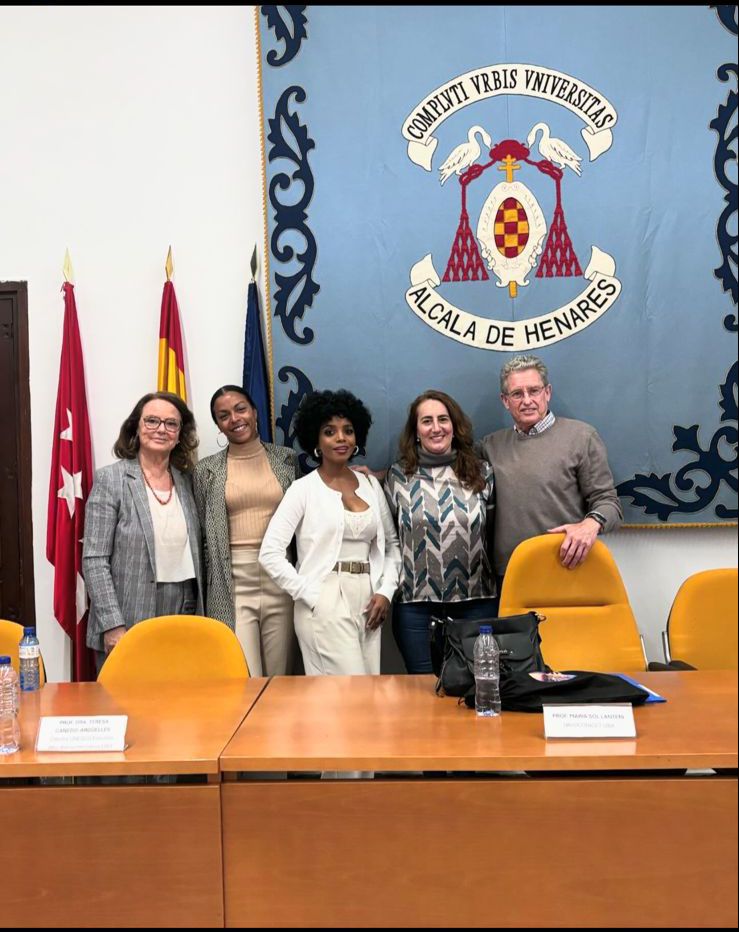 La actriz Fidia Peralta fue invitada por la universidad de Alcalá, a un interesante coloquio debatiendo diferentes aspectos de la película. (foto, fuente externa)