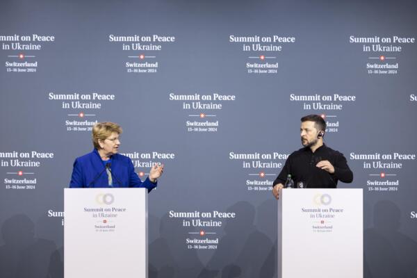 El presidente de Ucrania, Volodimir Zelenski, abre en Suiza la Cumbre por la paz que quiere poner fin a la guerra de su país con Rusia. EFE/EPA/MICHAEL BUHOLZER / POOL EDITORIAL USE ONLY