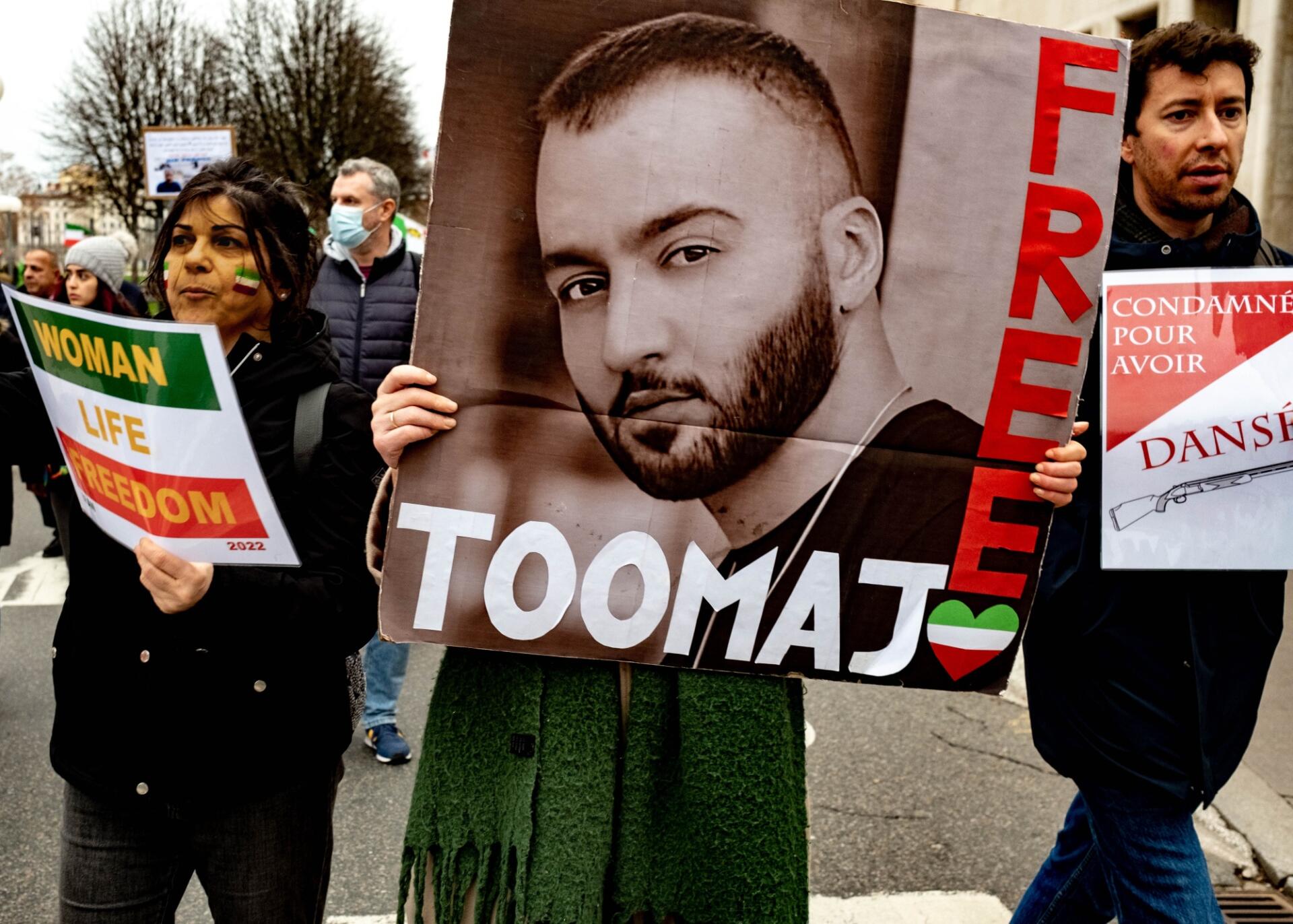 El Tribunal Supremo de Irán revoca la pena de muerte contra rapero que apoyó las protestas