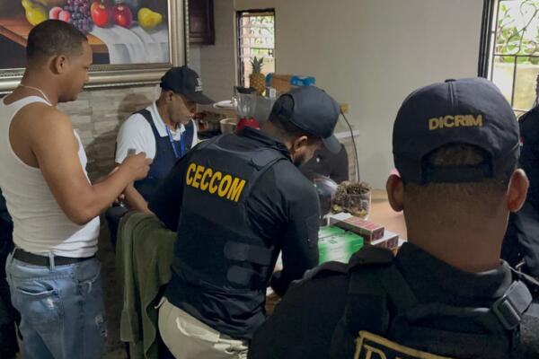 Agentes de CECCOM durante operativo
Foto: Fuente externa