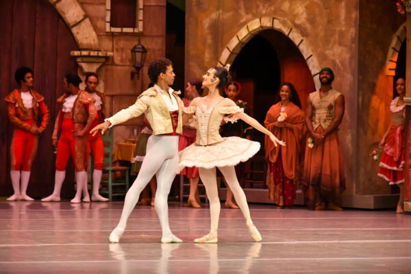 Bailarines de Don Quijote. 
Foto: fuente externa