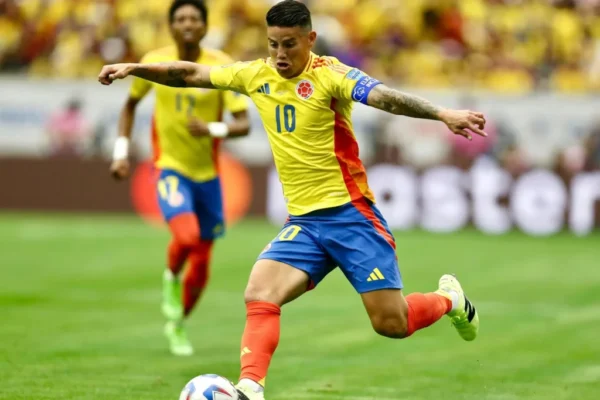 Durante esta misma jornada Brasil, uno de los favoritos al título del certamen, enfrentará a Costa Rica en el cierre de la primera vuelta competitiva de la Copa América de fútbol con sede en varias ciudades de Estados Unidos.