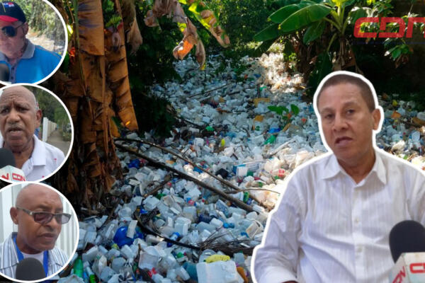 Moradores en sectores de Cotuí se quejan de cañadas que nadan en desechos sólidos. Foto CDN Digital