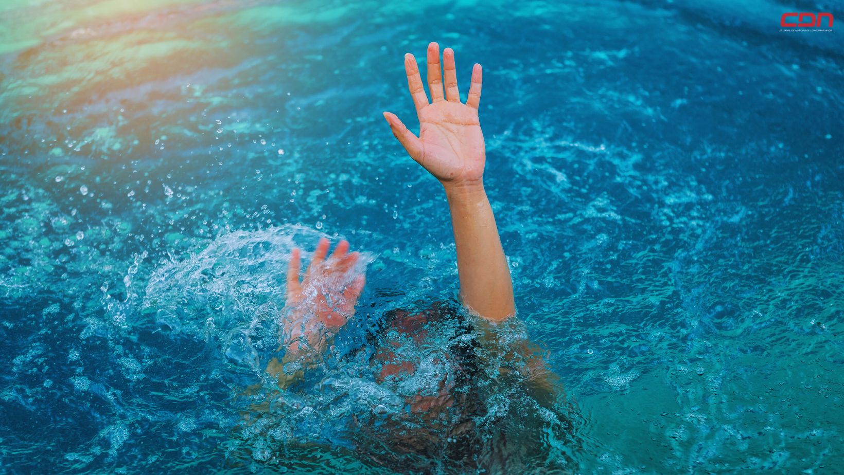 Imagen de un niño en una piscina. Foto: Fuente externa