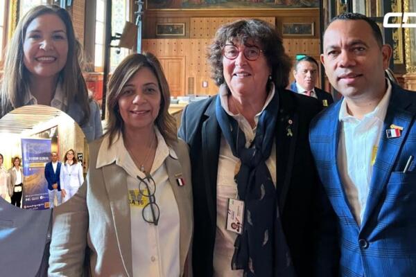 Nombran a la Alcaldía del DN como embajadora de la Organización Mundial de Ciudades Sostenibles en el foro celebrado en París, Francia. Foto: CDN Digital