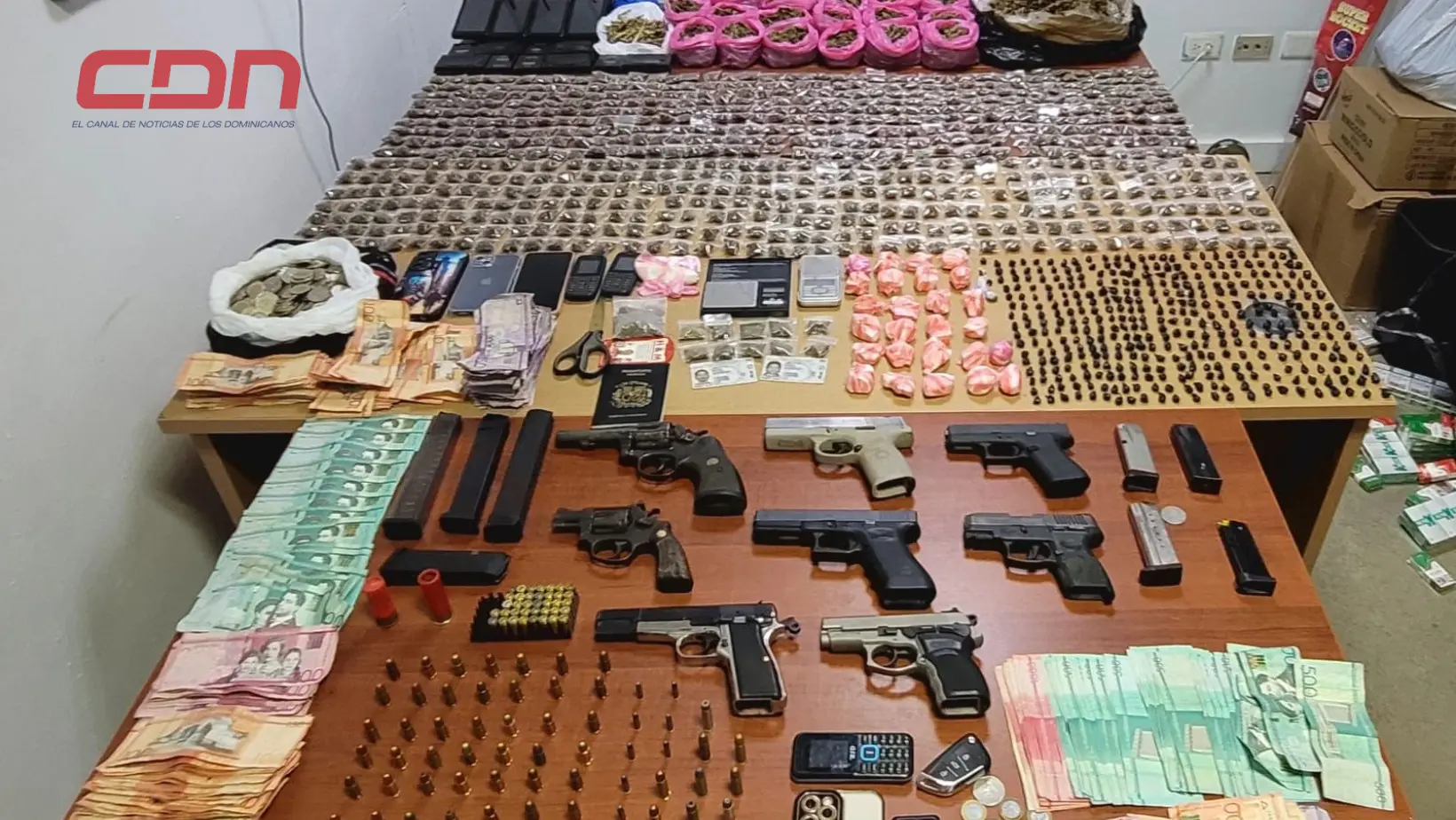 PN decomisa drogas, armas de fuego y dinero en Santiago