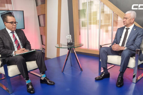 Presidente del Senado propone requisito 95% asambleístas para reforma constitucional por reelección en una entrevista en el programa D'AGENDA. Foto: CDN Digital