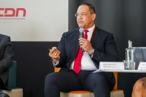 Rodolfo Valentín impacta en Barcelona: Revela estrategias de humanización en la política criminal. (foto, fuente externa)