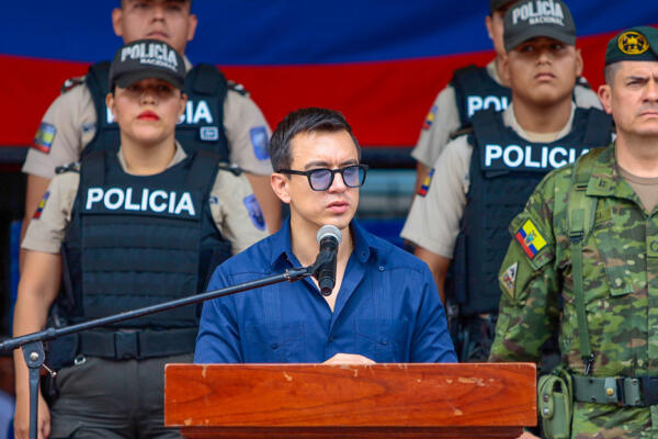 Daniel Noboa, presidente de Ecuador, visitó una cárcel de la región de Cuenca, en el sur del país. Foto: Fuente externa 