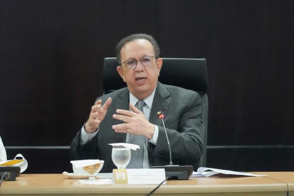 Héctor Valdez Albizu, Gobernador del Banco Central
Foto: fuente externa