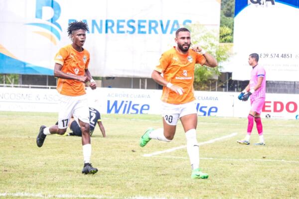 Con el resultado Cibao FC sumó 3 puntos y ahora totaliza 38 en la primera posición que no sueltan desde el pitazo inicial.