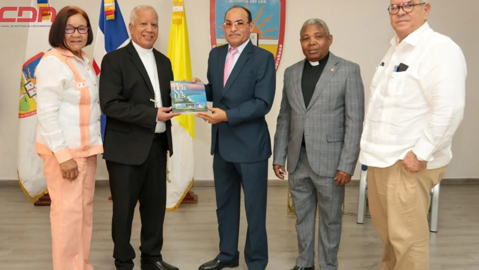 Pedernales: Nuevo libro del periodista Carlos Julio. (foto, fuente externa)