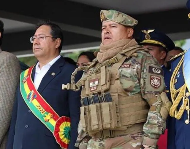 Luis Arce junto a Juan José Zúñiga, el ex comandante general del Ejército de Bolivia. 