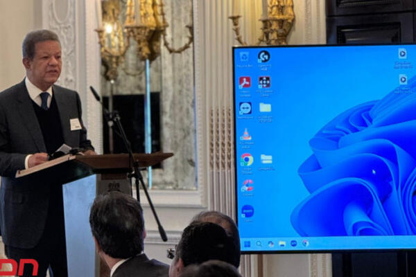 Leonel Fernández habla de seguridad energética en El Caribe durante conferencia en Londres