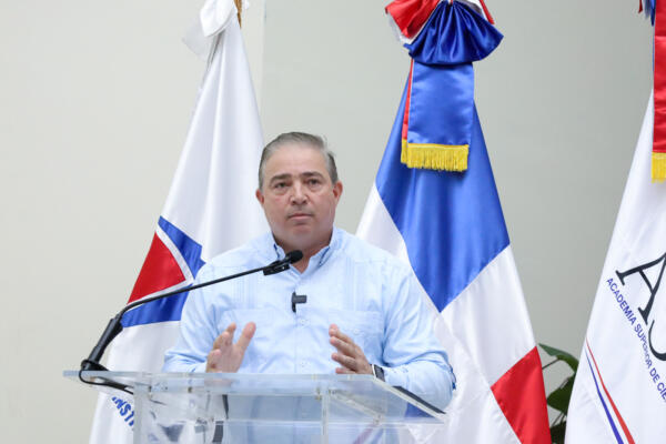 Héctor Porcella, director general  del Instituto Dominicano de Aviación Civil. (Foto: fuente externa)