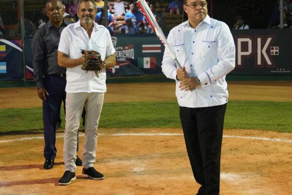 Lágrimas, aplausos, nostalgia y alegría en apertura Latino de Pequeñas Ligas. (foto, fuente externa)