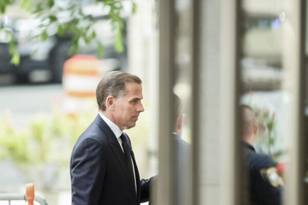 Hunter Biden, hijo del presidente estadounidense Joe Biden, llega al Tribunal Federal de Distrito de Estados Unidos en Wilmington, Delaware, Estados Unidos. EFE/David Muse
