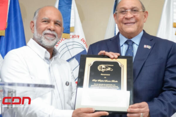 ADP reconoce trayectoria del profesor Rafael Santos Badia. (foto, fuente externa)