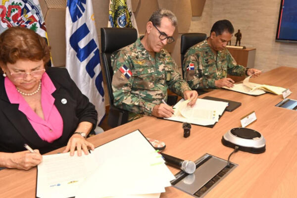 Universidad UTE y Ministerio de Defensa reafirman acuerdo de cooperación académica.