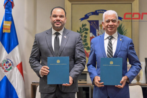 Senado y Defensor del Pueblo firman acuerdo para fortalecer democracia en República Dominicana.