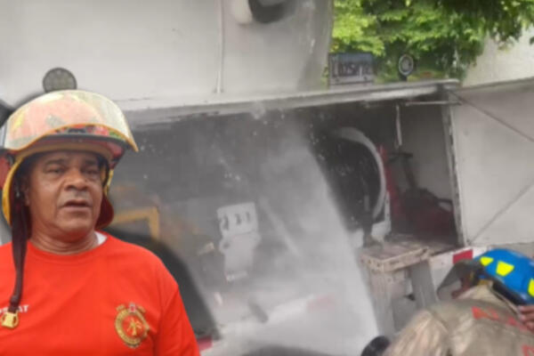 Alexis Moscat, intendente del Cuerpo de Bomberos de Santiago. Foto CDN Digital