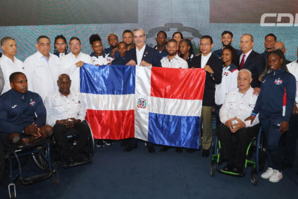 Abinader despide representación de 57 atletas dominicanos rumbo a Olimpiadas de Paris 2024 durante el desarrollo de LA Semanal con la prensa. Foto: CDN Digital
