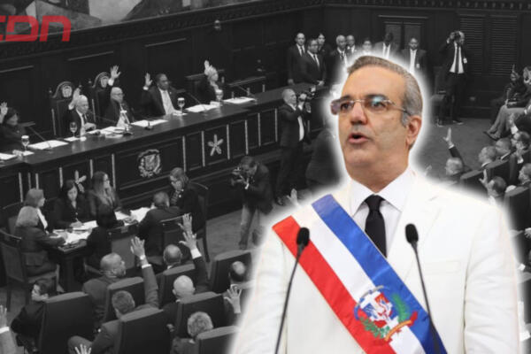 El cambio de escenario del Congreso al Teatro Nacional ha generado diversas reacciones.


