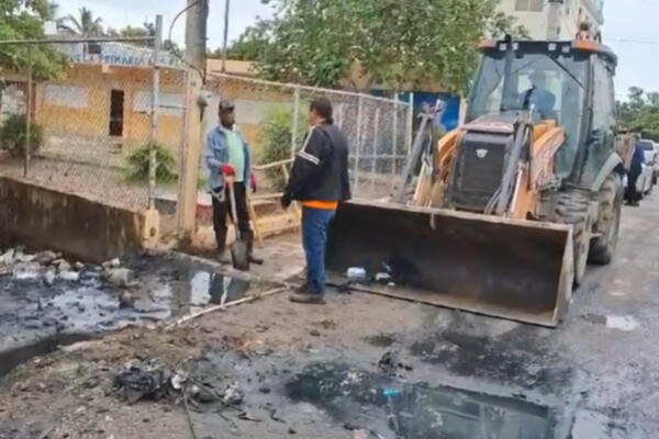 El alcalde dispuso de varias maquinarias para la intervención en las zonas. Foto CDN Digital
