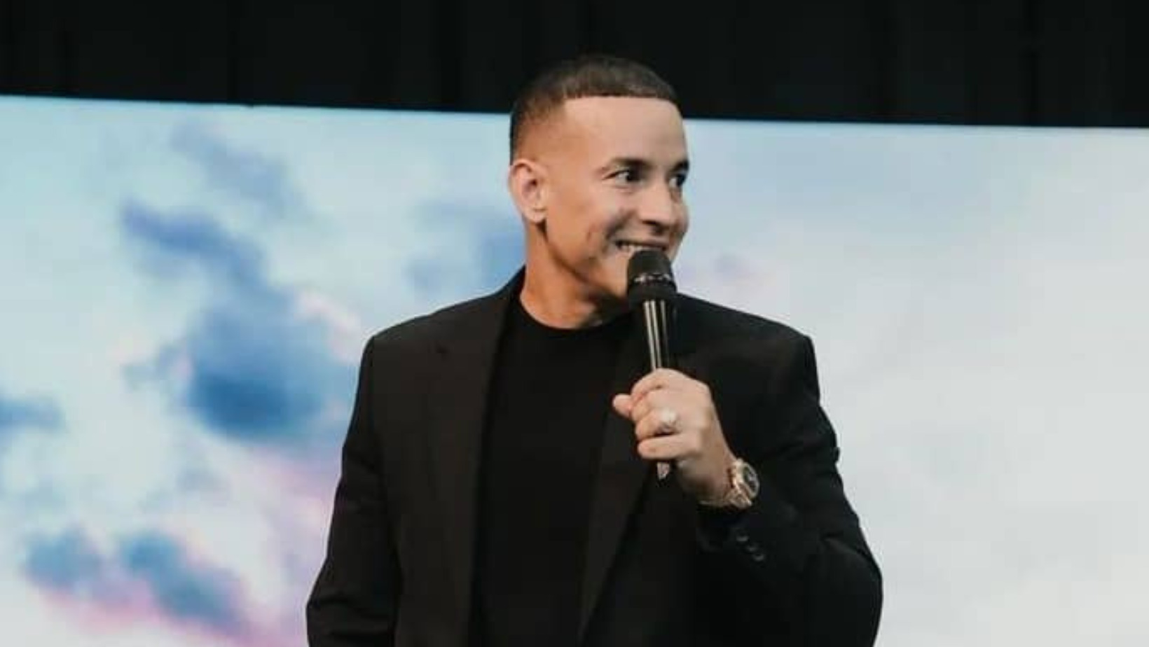 Daddy Yankee cobraría USD$169 por predicar la palabra de Dios