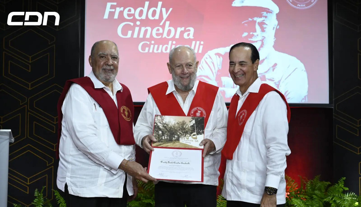 Reconocen a Freddy Ginebra como profesor honorífico de Intec