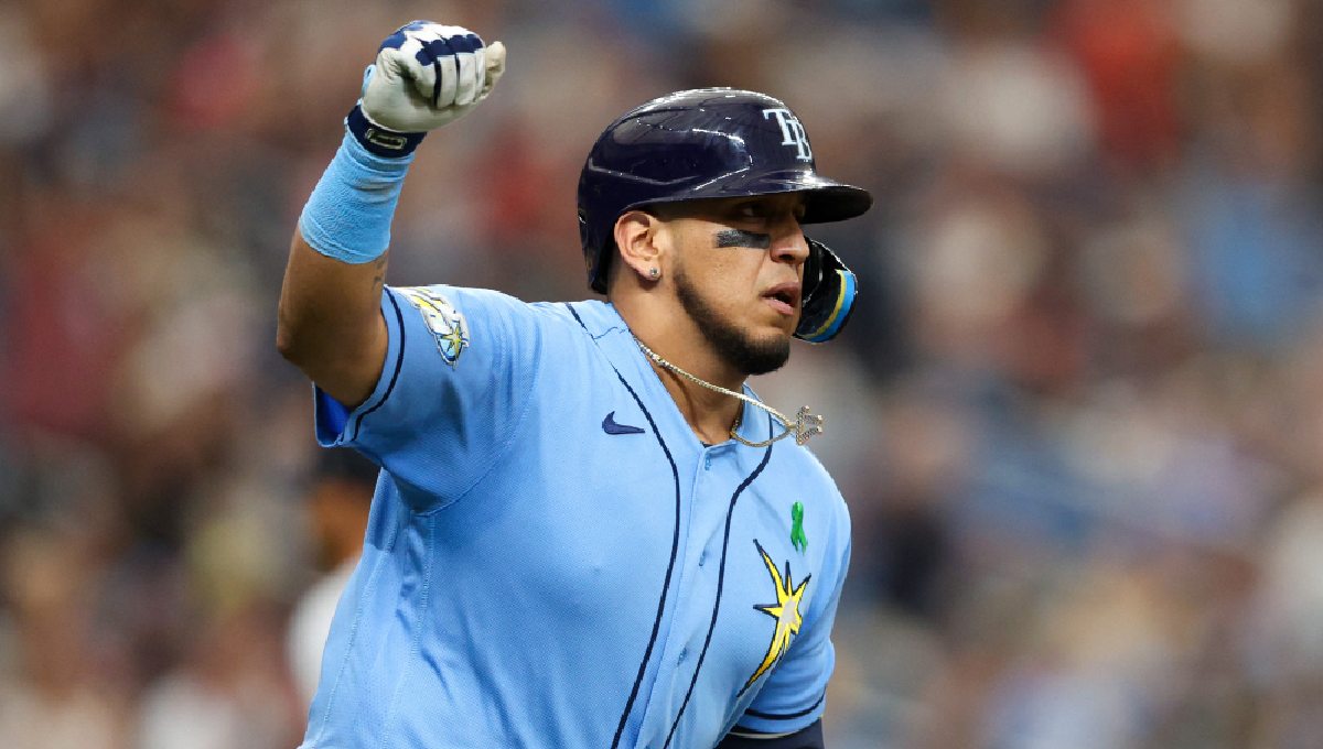 Paredes debutó en Grandes Ligas en el 2020 con los Tigres de Detroit donde tuvo poca oportunidad de mostrar su talento.